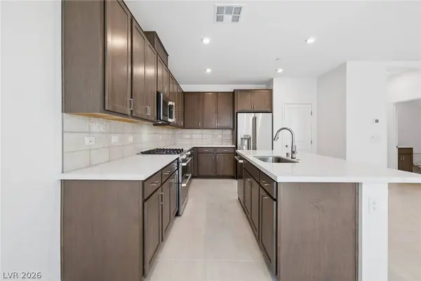 11965 Angle Cliff AVE, Las Vegas, NV 89138