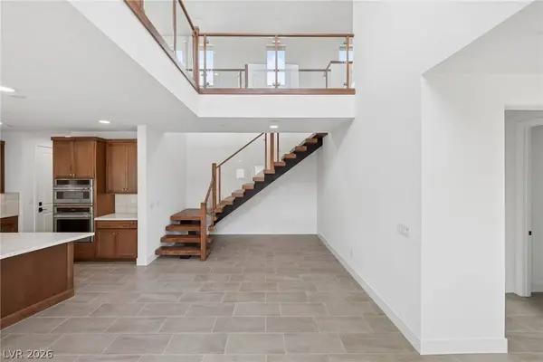 961 Golden Summit AVE, Las Vegas, NV 89138