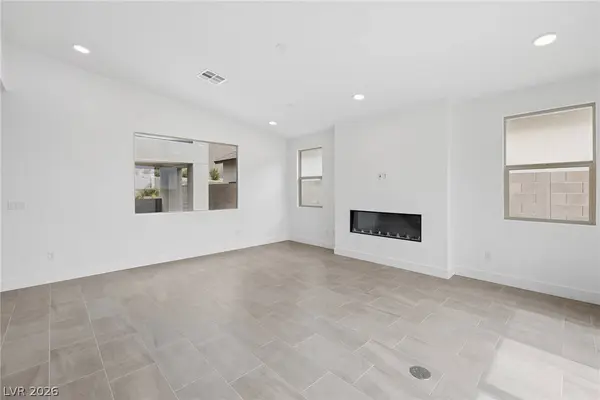 961 Golden Summit AVE, Las Vegas, NV 89138