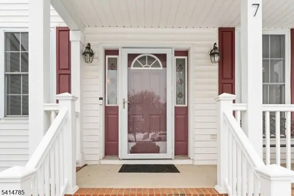 7 Wolverton Ln, Hillsborough Twp., NJ 08844