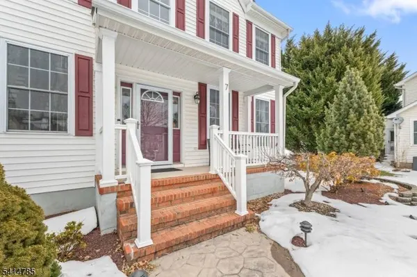 7 Wolverton Ln, Hillsborough Twp., NJ 08844