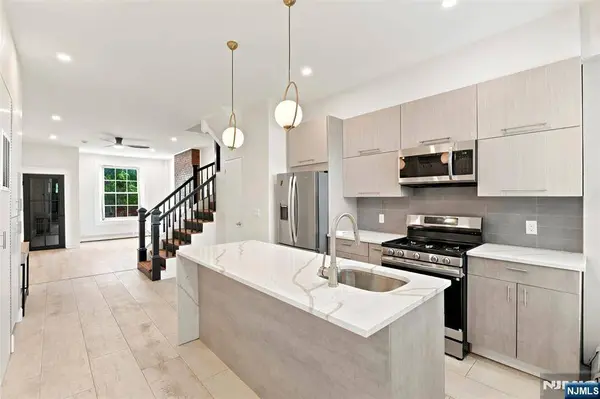 85 Union ST #2nd Floor