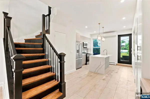 85 Union ST #2nd Floor, Jersey City, NJ 07304