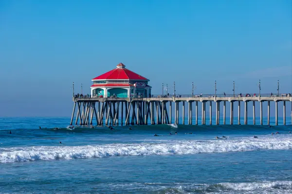 feature image of Huntington Beach Real Estate Market Update: What Buyers and Sellers Need to Know