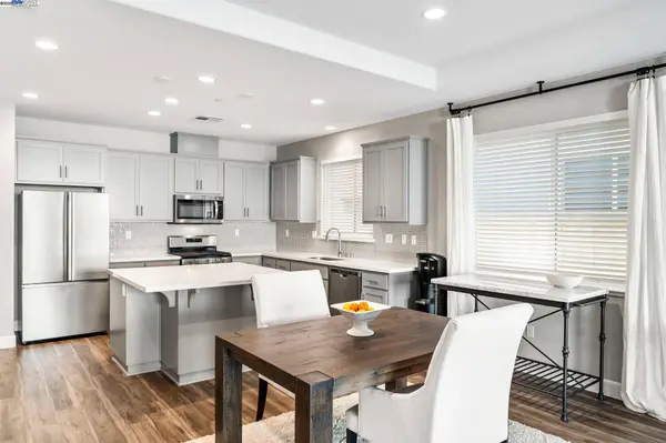 5244 Comfrey St, Fairfield, CA 94534