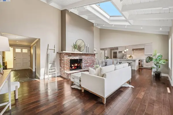 24 Archery Ct, El Sobrante, CA 94803