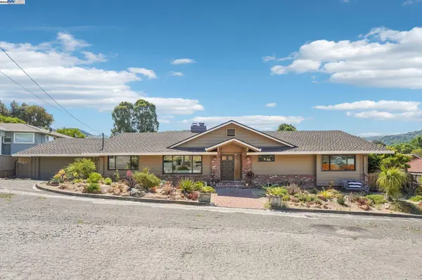 24 Archery Ct, El Sobrante, CA 94803