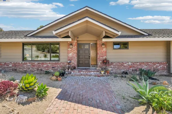 24 Archery Ct, El Sobrante, CA 94803
