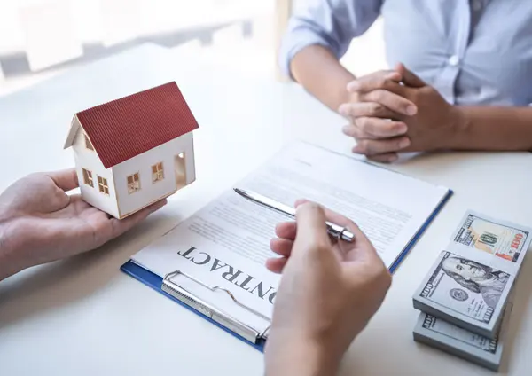 feature image of First-Time Home Buyer's Checklist: How to Buy a House in San Diego Without the Stress
