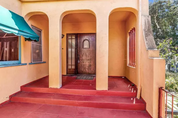 4551 Maryland St, CA 92116