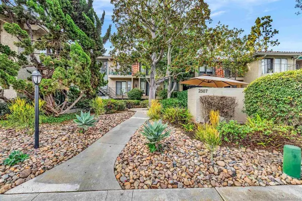 2507 Navarra Dr #202, Carlsbad, CA 92009