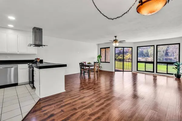 2507 Navarra Dr #202, Carlsbad, CA 92009