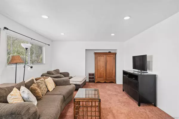 3964 Manzanita Dr, San Diego, CA 92105