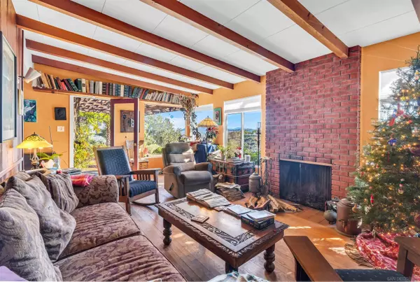 5209 Benton Pl, San Diego, CA 92116