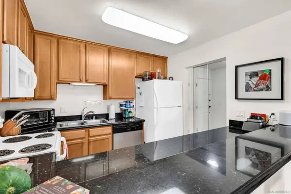 3030 Suncrest Dr #801, San Diego, CA 92116