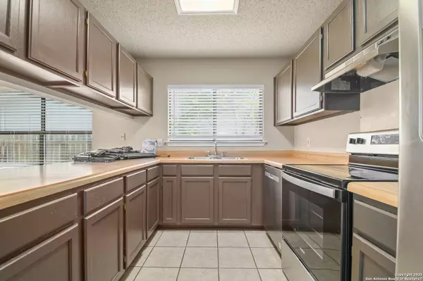 6114 Cliffbrier Dr, San Antonio, TX 78250