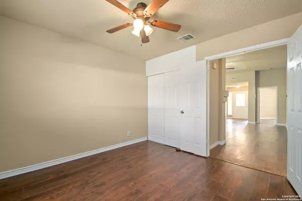 6114 Cliffbrier Dr, San Antonio, TX 78250