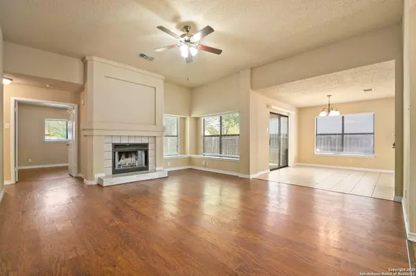 6114 Cliffbrier Dr, San Antonio, TX 78250