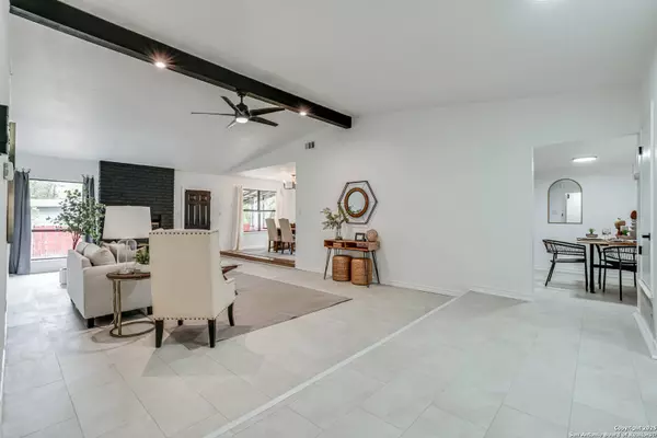 14622 Bitternut Woods, San Antonio, TX 78249