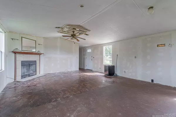 18065 County Road 163, Elmendorf, TX 78112