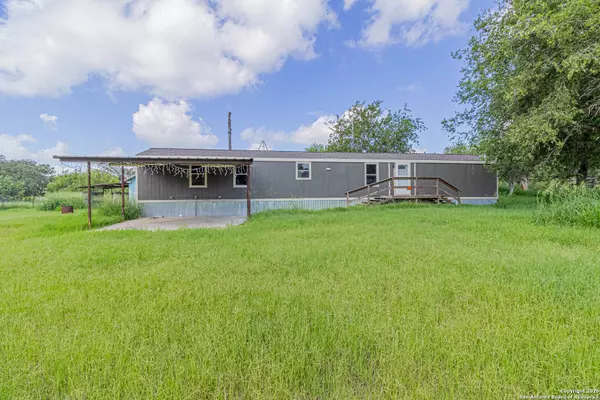 18065 County Road 163, Elmendorf, TX 78112