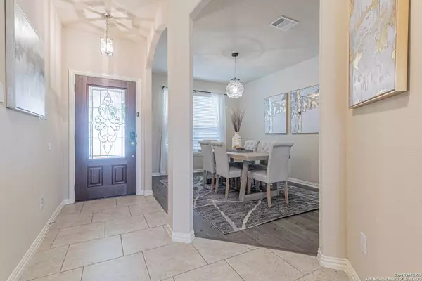 22819 Akin Town, San Antonio, TX 78261