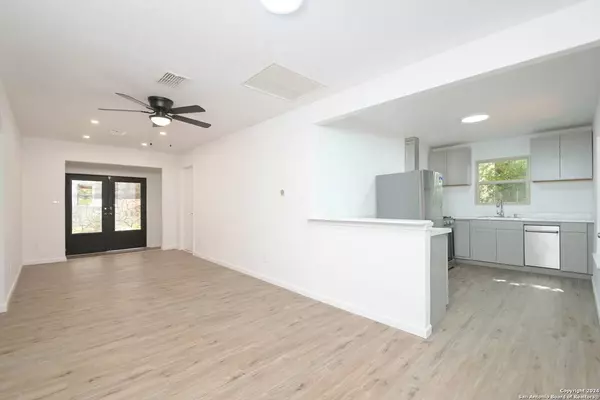 727 John Adams Dr, San Antonio, TX 78228