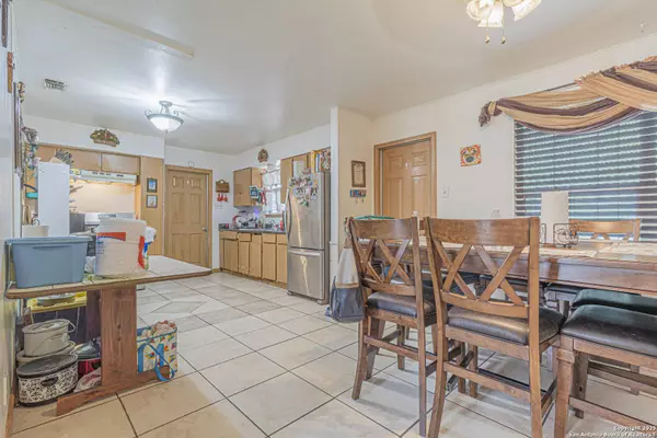 5883 Branch Valley St, San Antonio, TX 78242