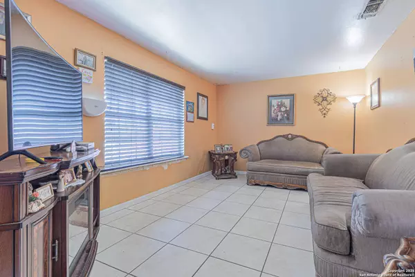 5883 Branch Valley St, San Antonio, TX 78242