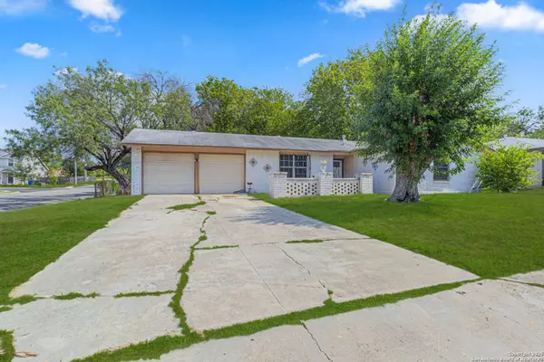 5883 Branch Valley St, San Antonio, TX 78242