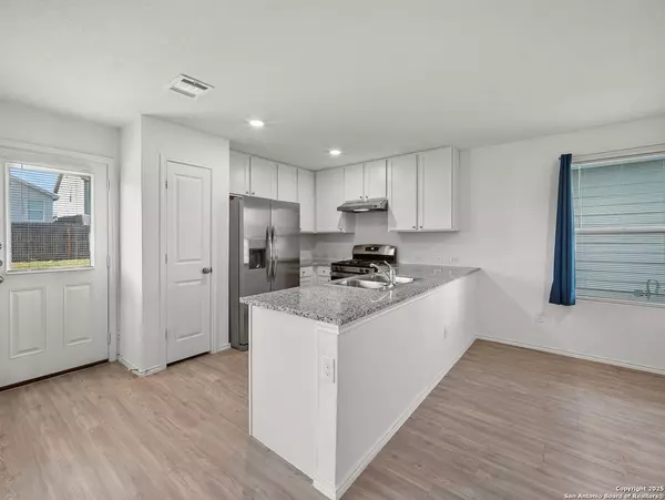 8842 Barrow Path, Converse, TX 78109