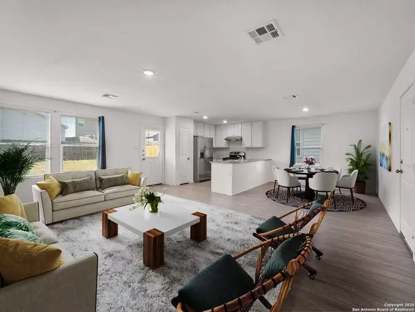 8842 Barrow Path, Converse, TX 78109