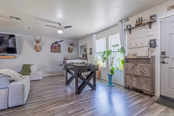 9311 Mimosa Mnr, San Antonio, TX 78245