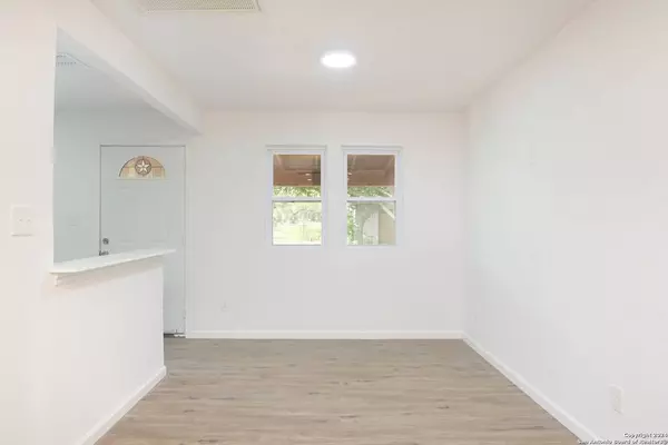 727 John Adams Dr, San Antonio, TX 78228