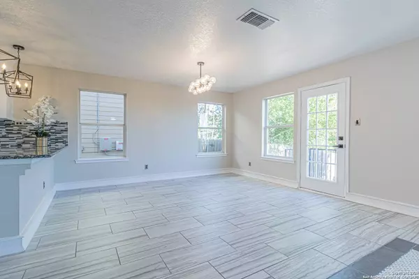 5110 Sunview Vly, San Antonio, TX 78244