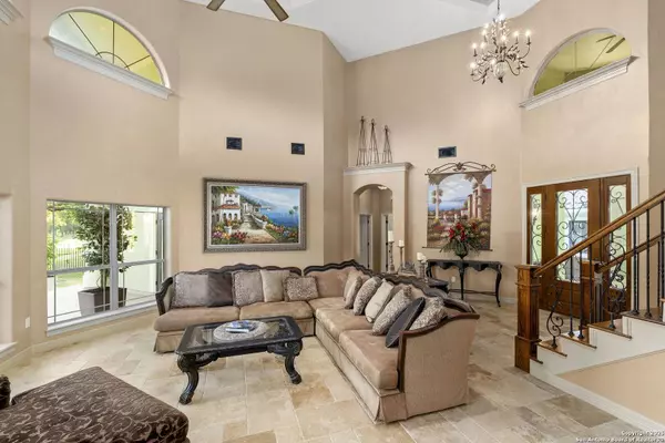 443 Rosewood Dr, La Vernia, TX 78121