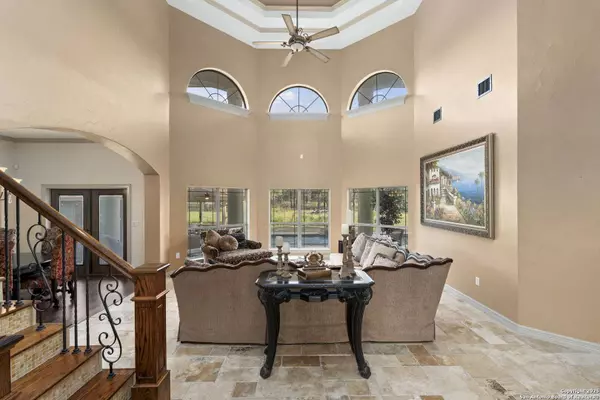 443 Rosewood Dr, La Vernia, TX 78121