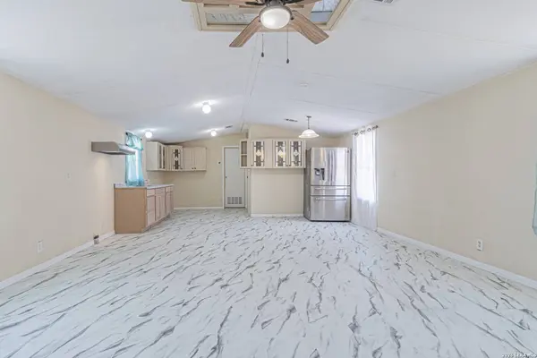 18065 County Road 163, Elmendorf, TX 78112