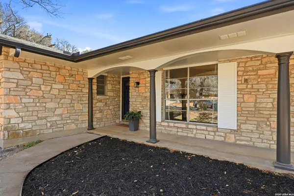 110 De Soto Dr, Universal City, TX 78148