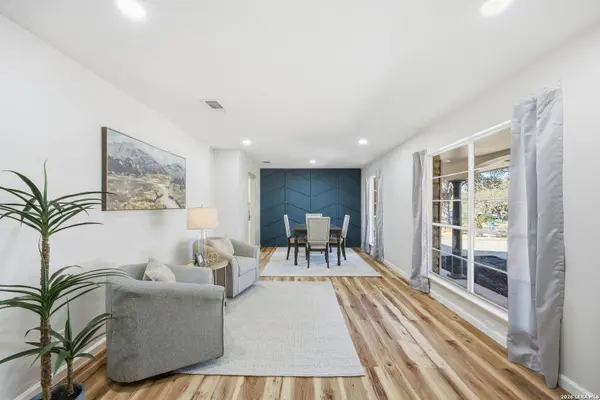 110 De Soto Dr, Universal City, TX 78148