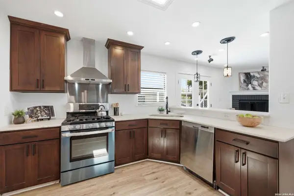 334 Karen Ln, San Antonio, TX 78209