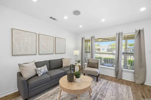 334 Karen Ln, San Antonio, TX 78209