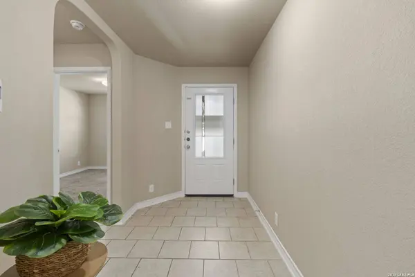 8750 Fischer Falls, San Antonio, TX 78254
