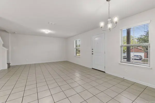 7230 Vista Grv, San Antonio, TX 78242