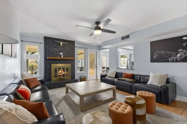 10807 Mount Ida, San Antonio, TX 78213