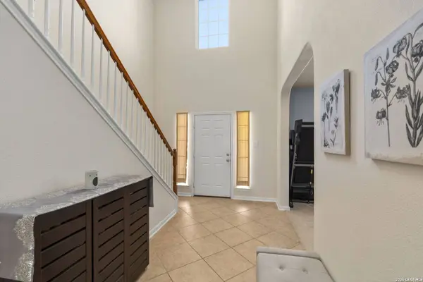 8702 JURA FRST, Helotes, TX 78023
