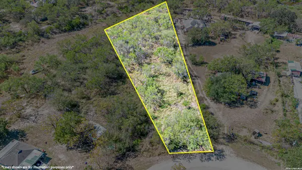 756 County Road 6841, Lytle, TX 78052