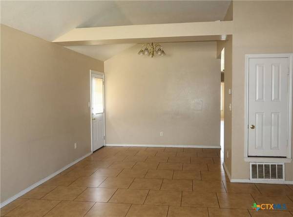 5008 John David DR, Killeen, TX 76549