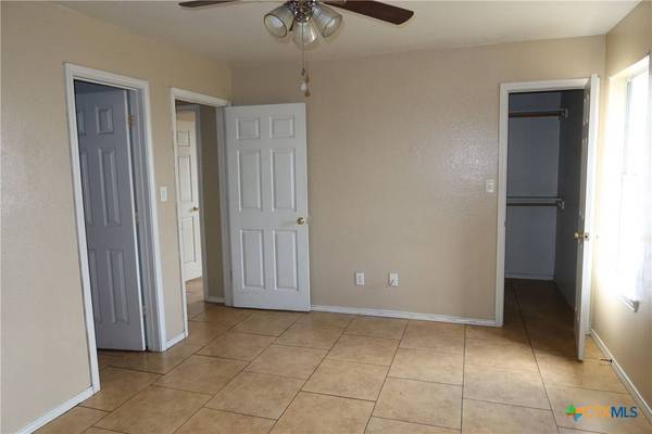 5008 John David DR, Killeen, TX 76549