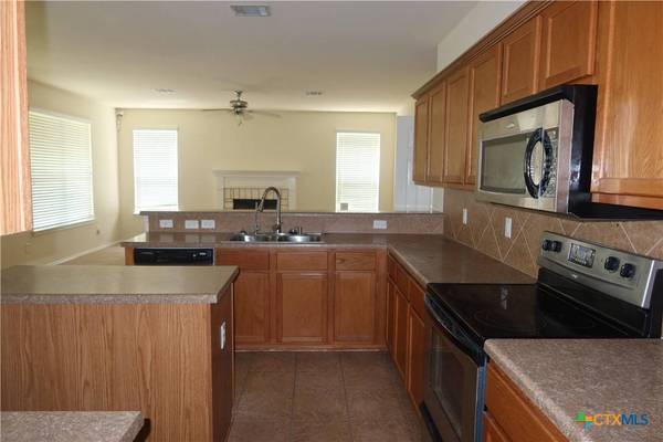 5206 Golden Gate DR, Killeen, TX 76549